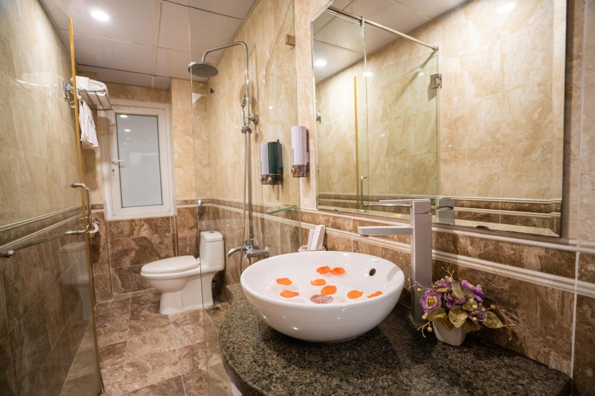 Ha Noi Lake View Hotel & Travel Ανόι Εξωτερικό φωτογραφία